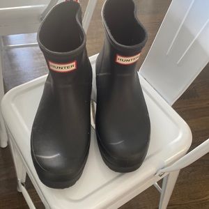 Black ankle Hunter boots